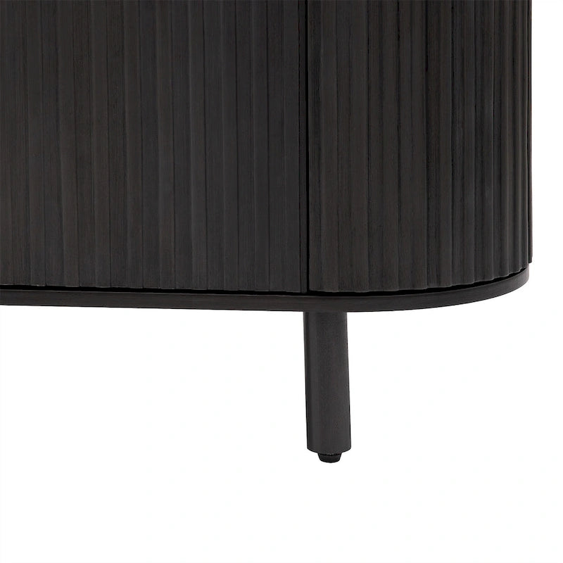 Credenza di lusso discreto dal design curvo con ripiani regolabili